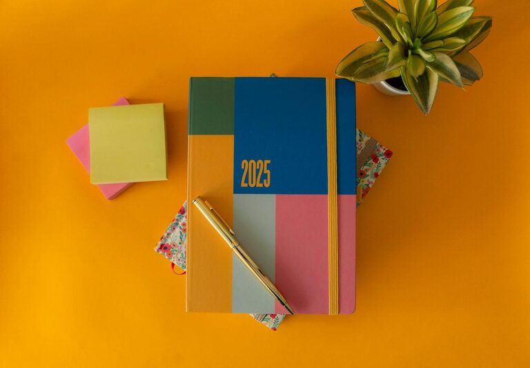 Simple Ways to Personalize Your Workspace for Comfort and Productivity